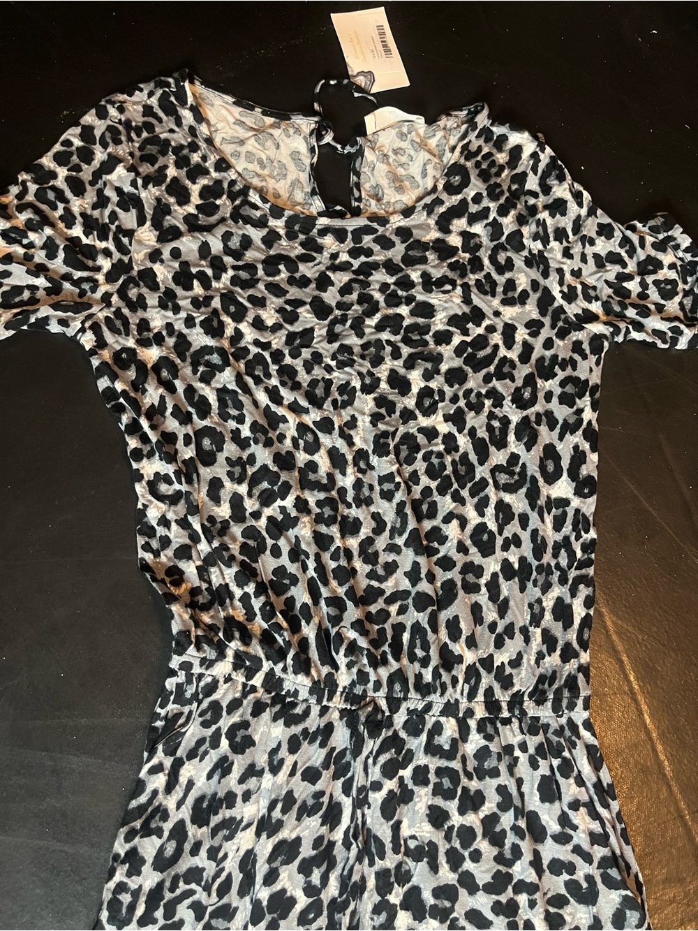 Zenana leopard print short-sleeve jumpsuit Size Medium - Picture 3 of 4